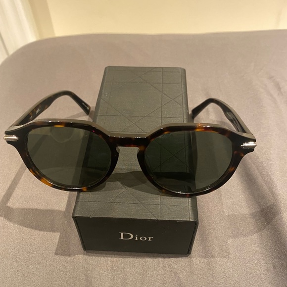 Dior men sunglasses blacksuut R21 perfect condition with box - Picture 4 of 8
